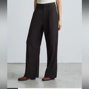 Everlane Way High Drape Pant in Black
